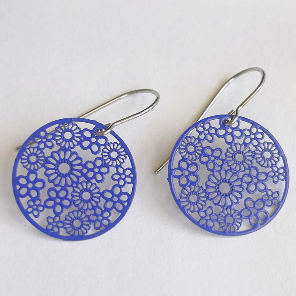 ‘Posy’ in royal blue