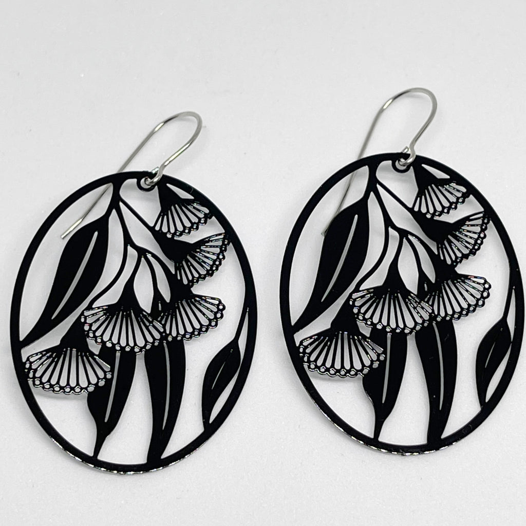 ‘Matilda’ in black