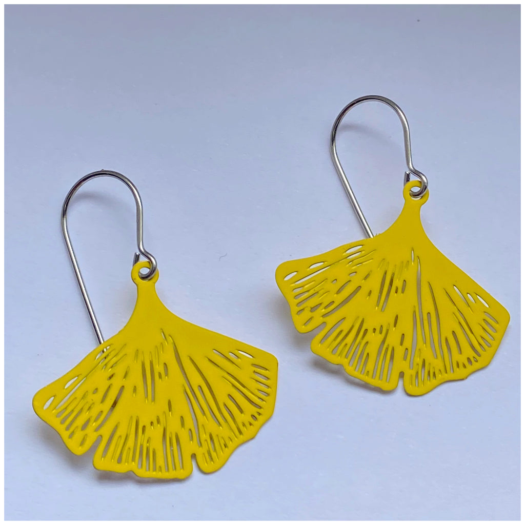 ‘Gingko’ leaves in yellow