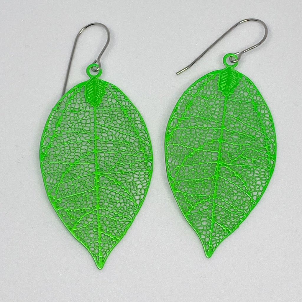 ‘Hannah’ in bright green