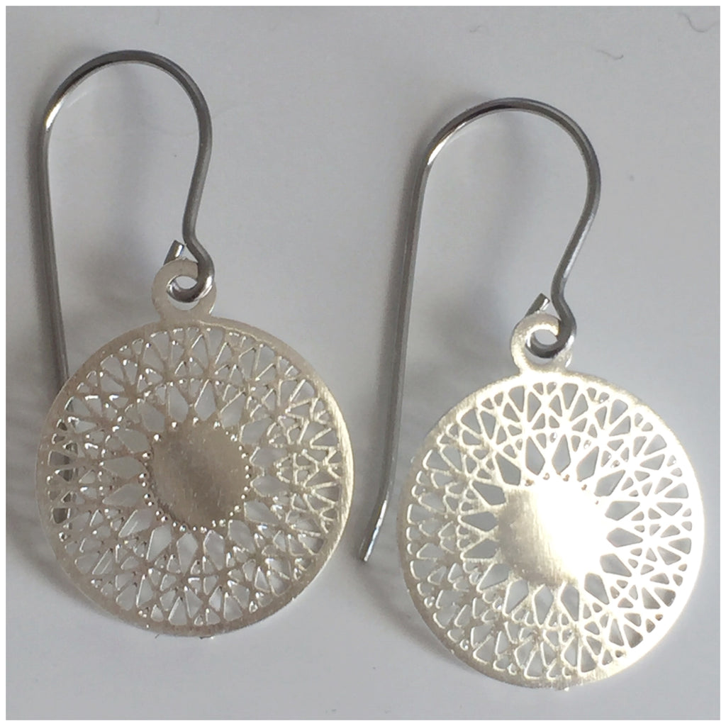 ‘Victoria’ in silver