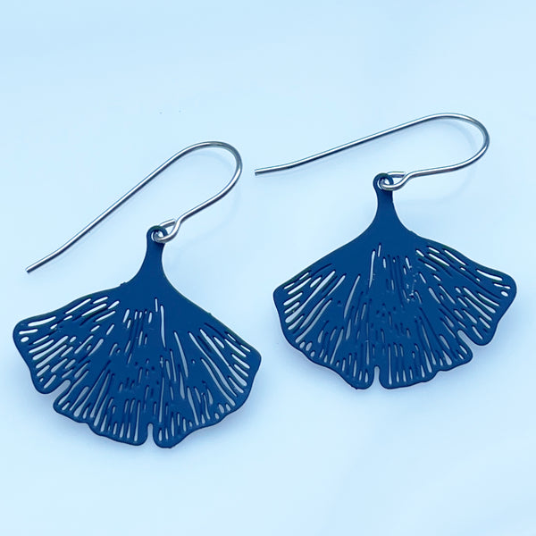 ‘Gingko’ leaves in navy
