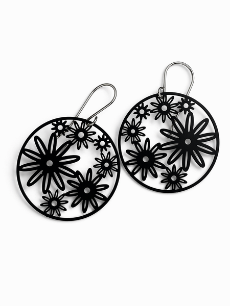 ‘Zinnia’ in black