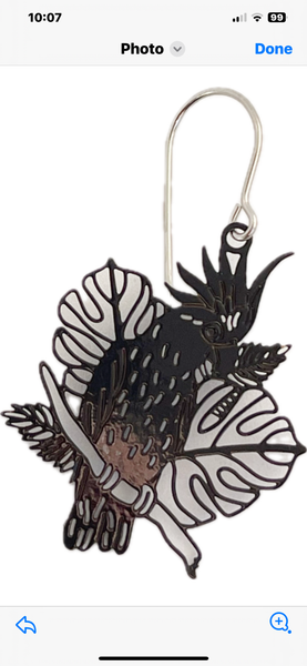 ‘Cockatoo’ in black