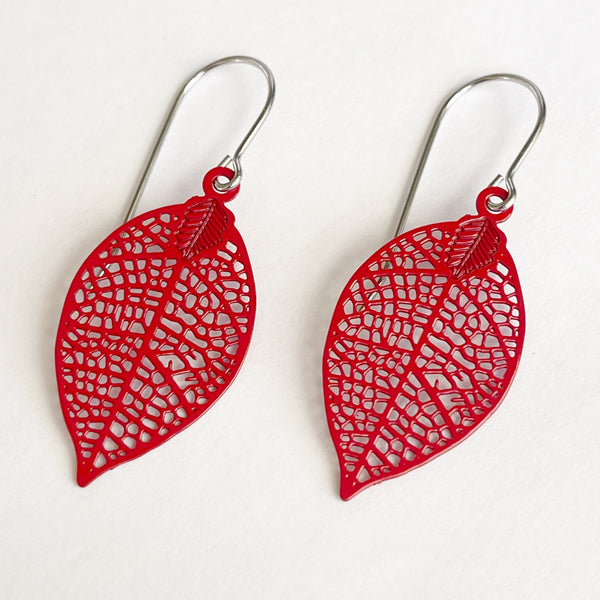 ‘Clara’ in red