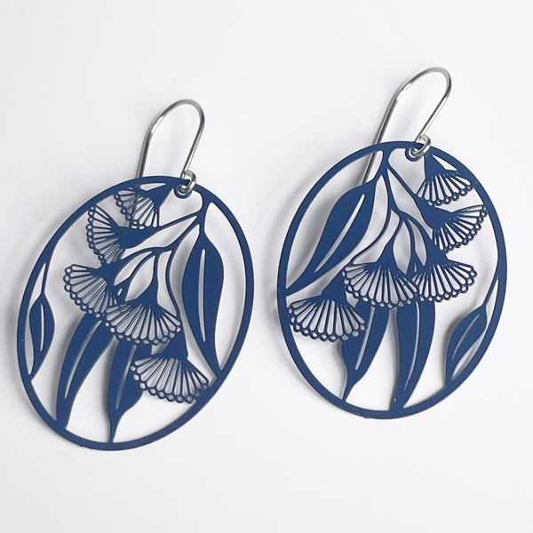 ‘Matilda’ in navy