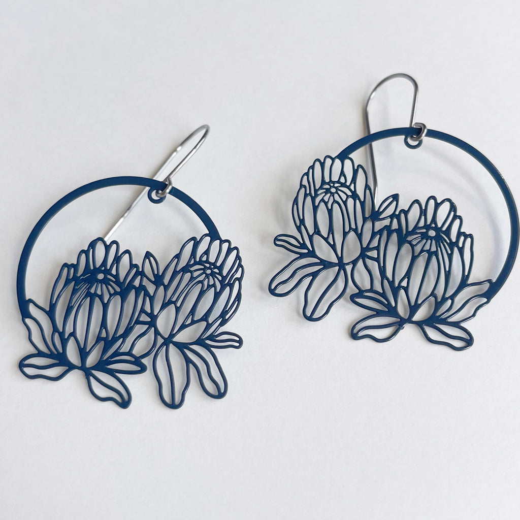 ‘Waratah’ in navy