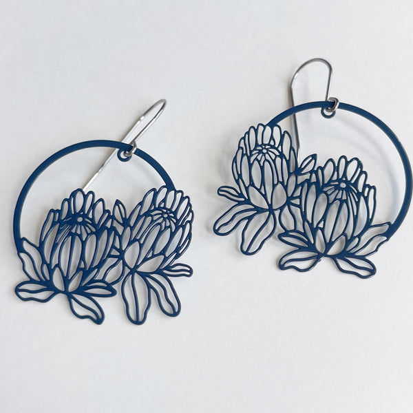 ‘Waratah’ in navy