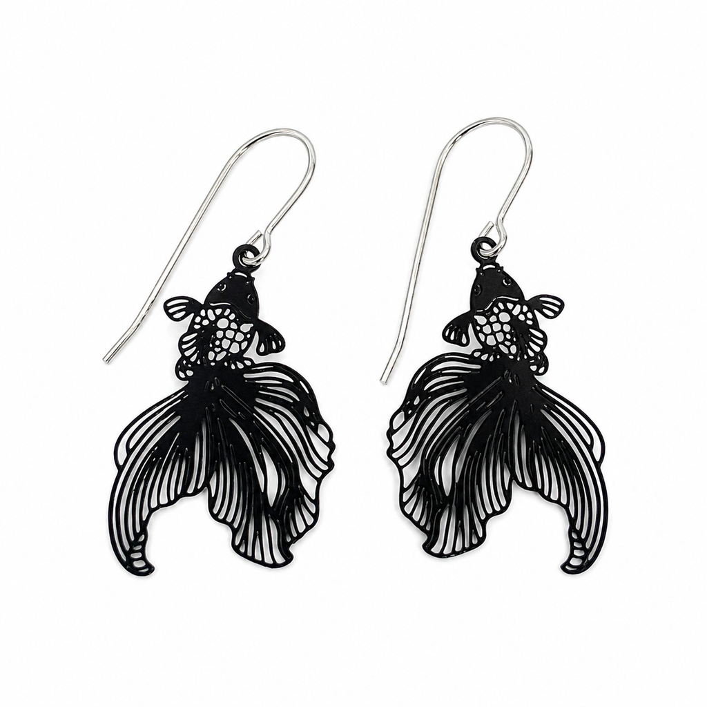 ‘Suki’ in black minis