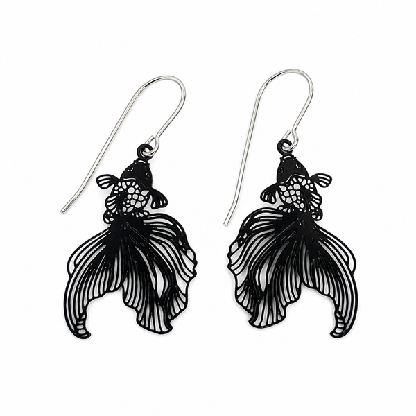 ‘Suki’ in black minis