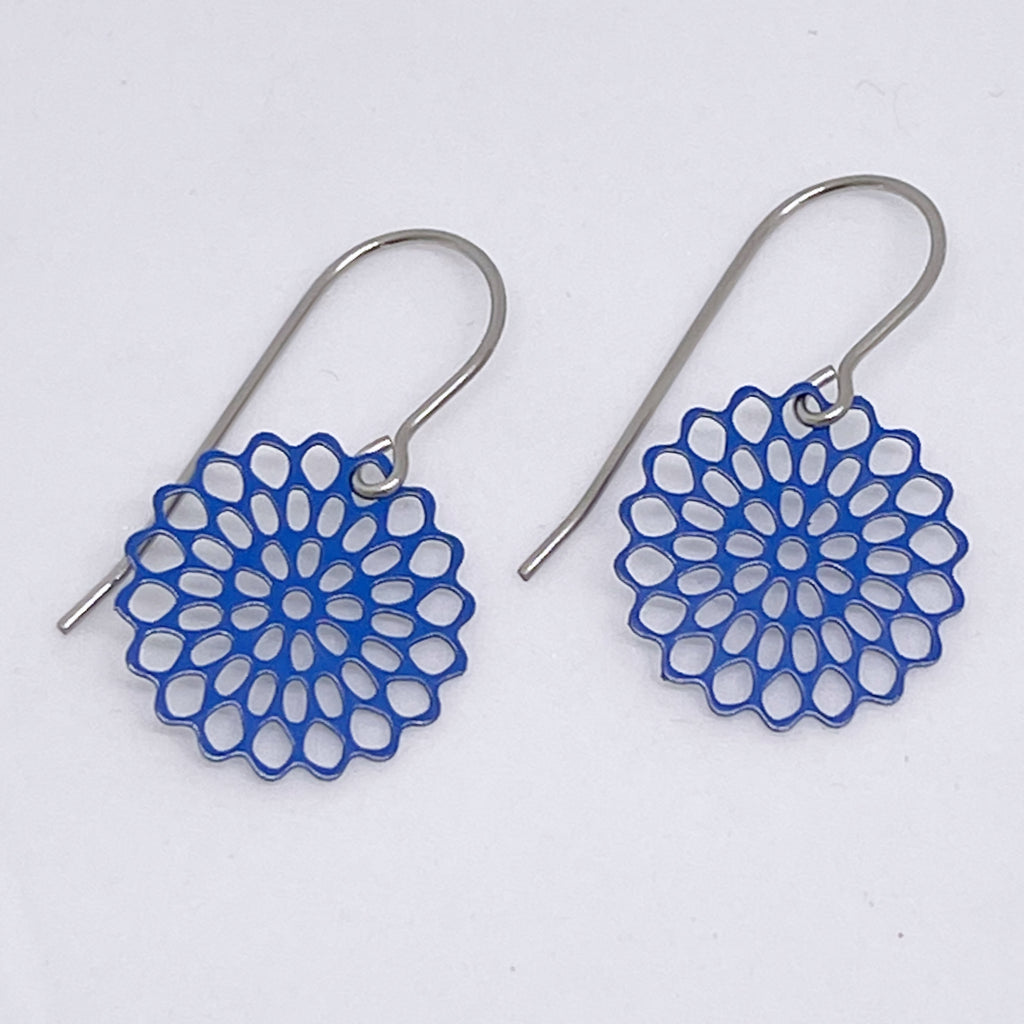 ‘Forget-me-nots’ in cobalt blue