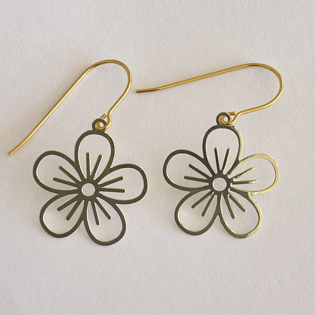 ‘Tia’ in soft gold