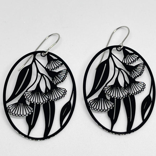 ‘Matilda’ in black
