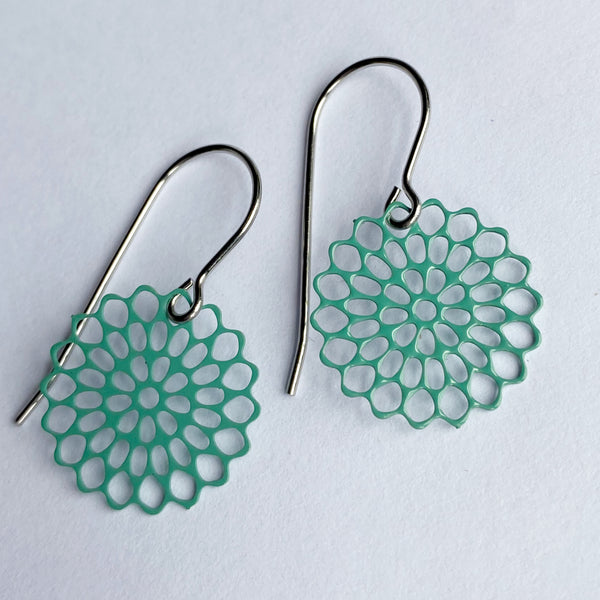 ‘Forget-me-nots’ in peacock green