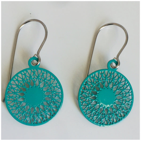 ‘Victoria’ drops in peacock green