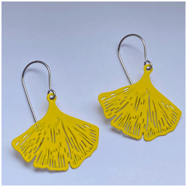 ‘Gingko’ leaves in yellow