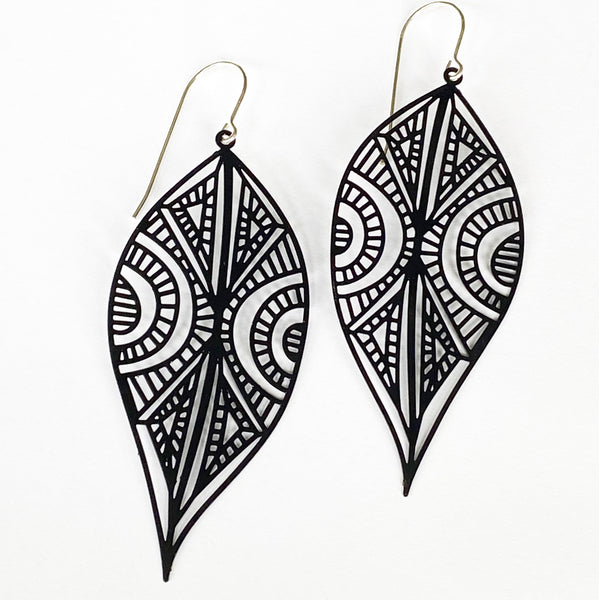 ‘Boho leaves’ in black