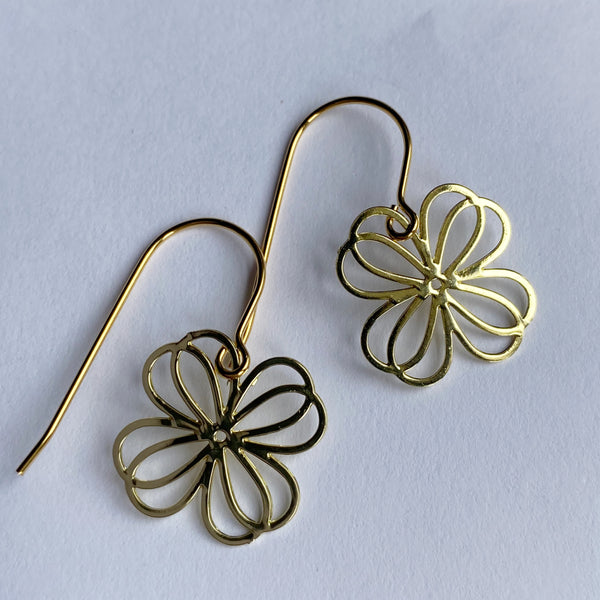 ‘Nelly’ in gold