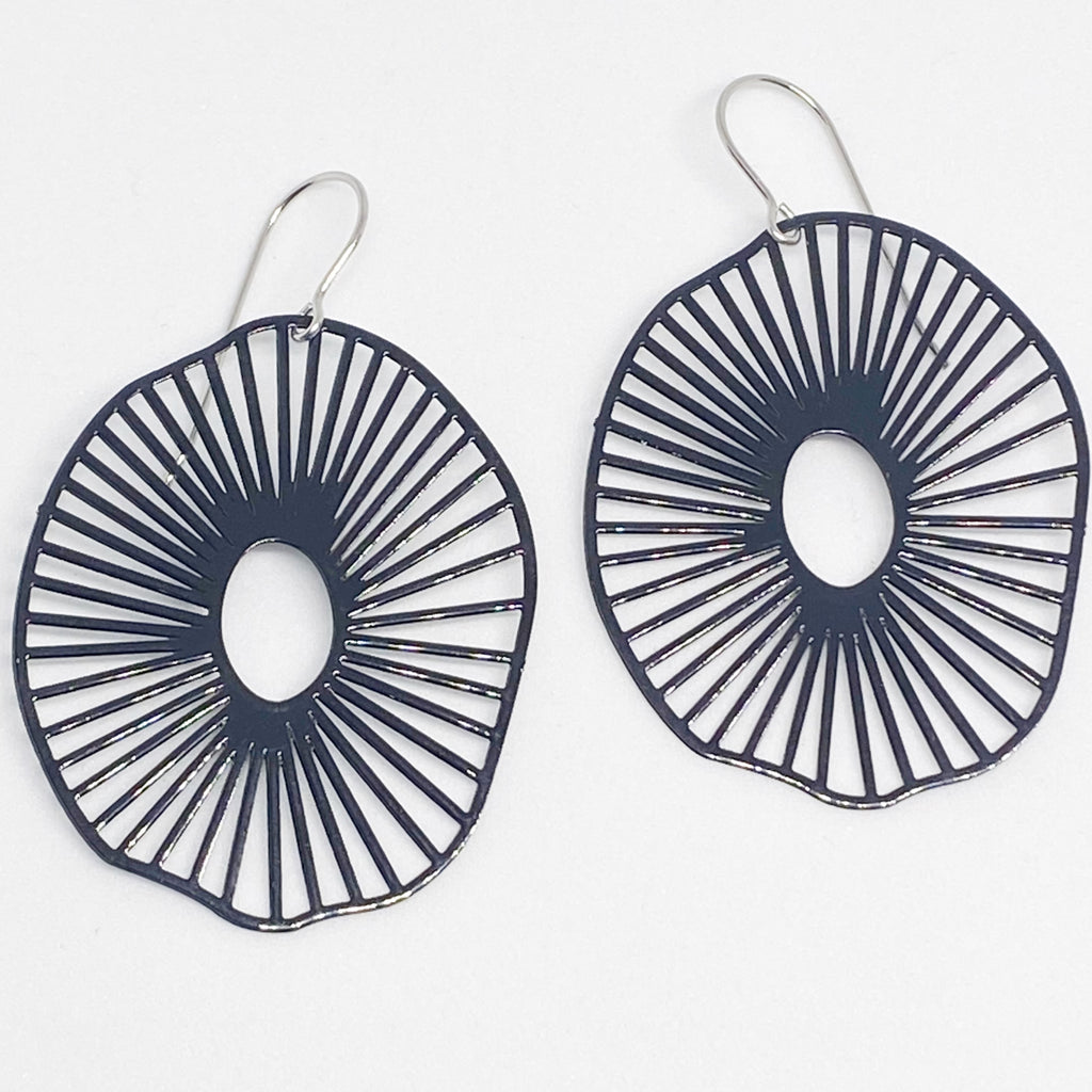 ‘Gia’ in black