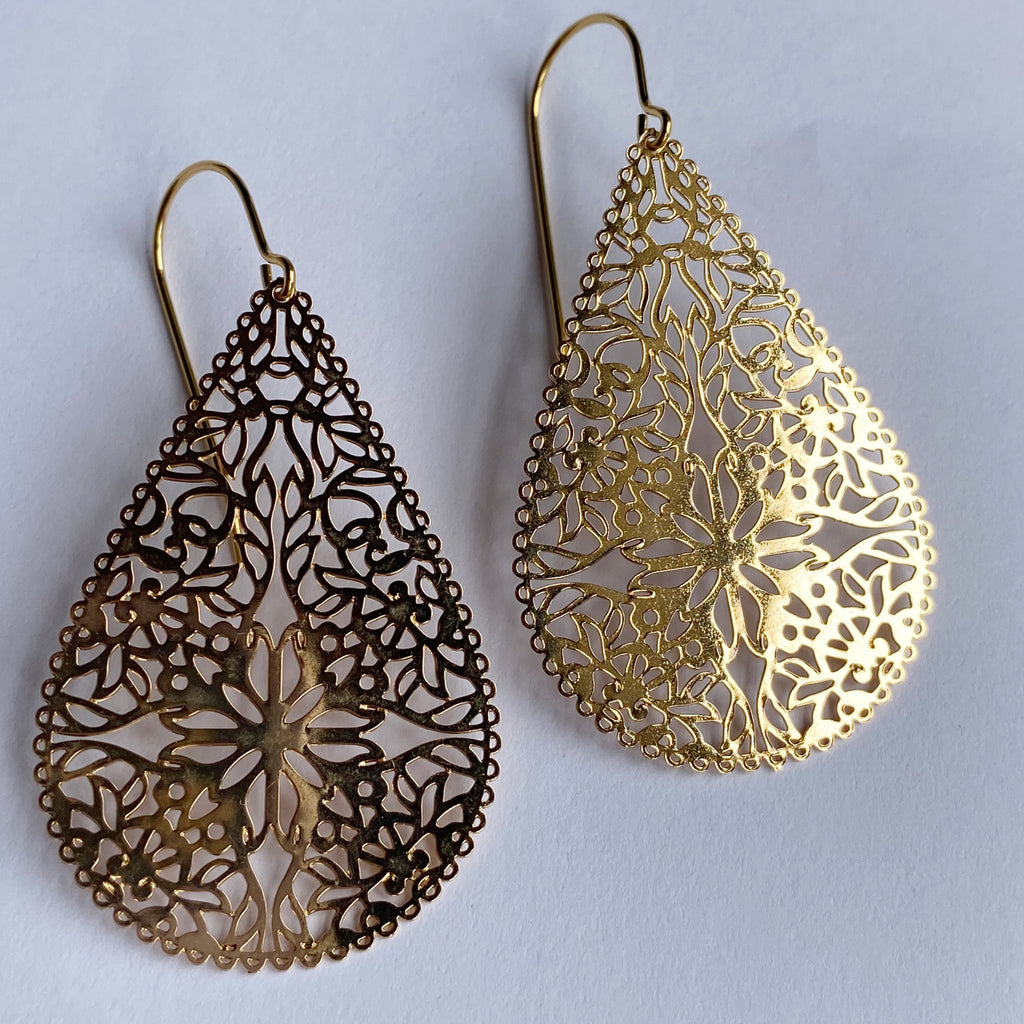 ‘Raindrops’ in gold