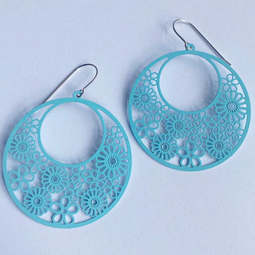 ‘Lucy’ in ice blue