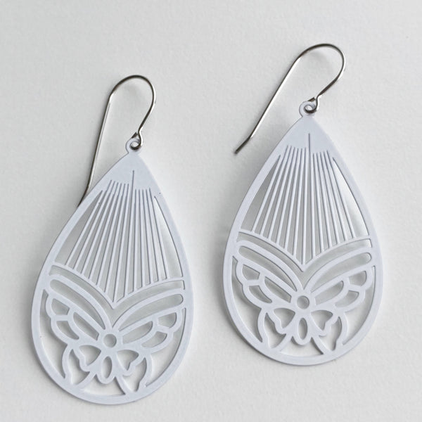 ‘Butterfly drops’ in White
