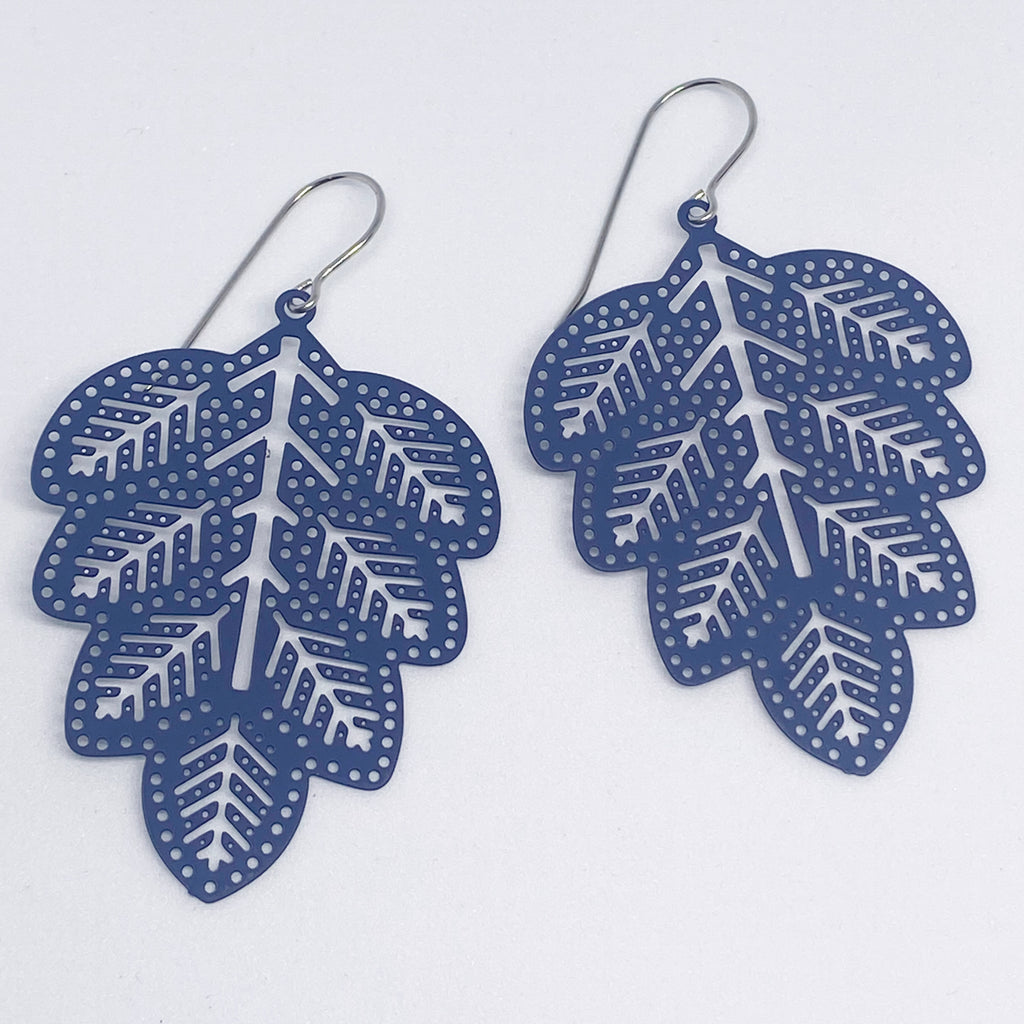‘Oak leaves’ in navy