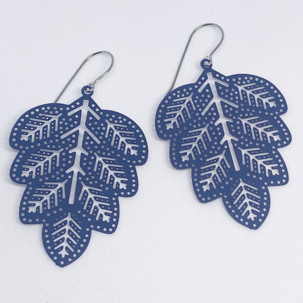 ‘Oak leaves’ in navy