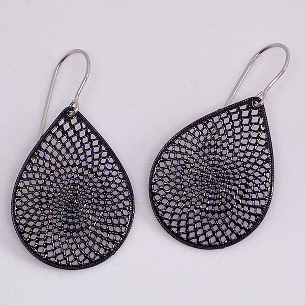‘Audrey’ in black