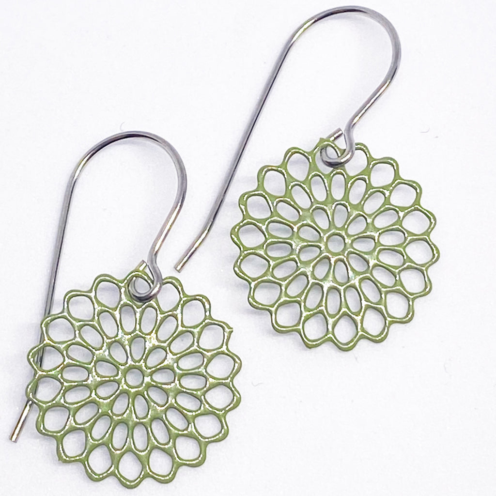 ‘Forget-me-nots’ in olive