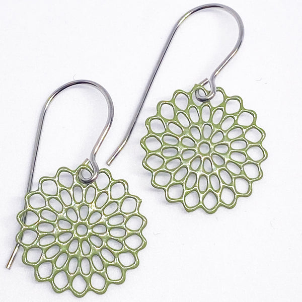 ‘Forget-me-nots’ in olive