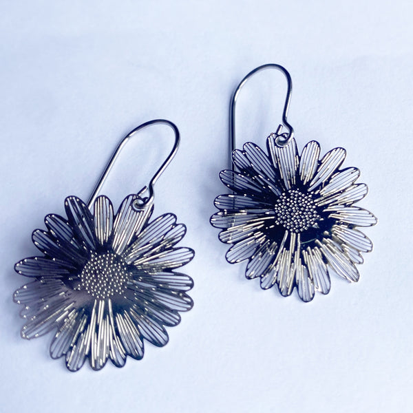‘Jilly’ in silver