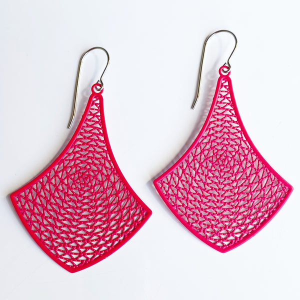 ‘Susie’ in hot pink