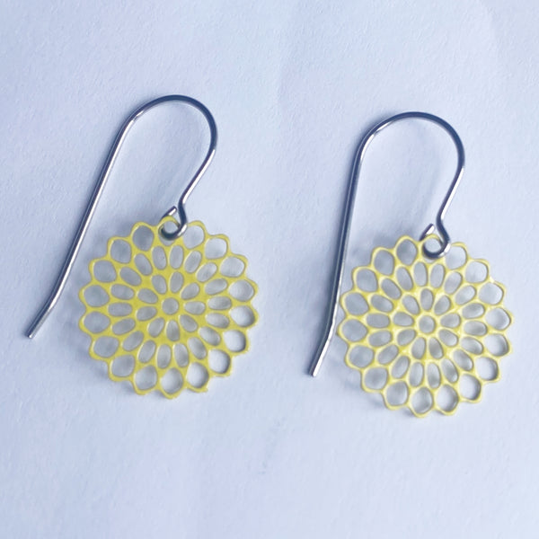 ‘Forget-me-nots’ in yellow