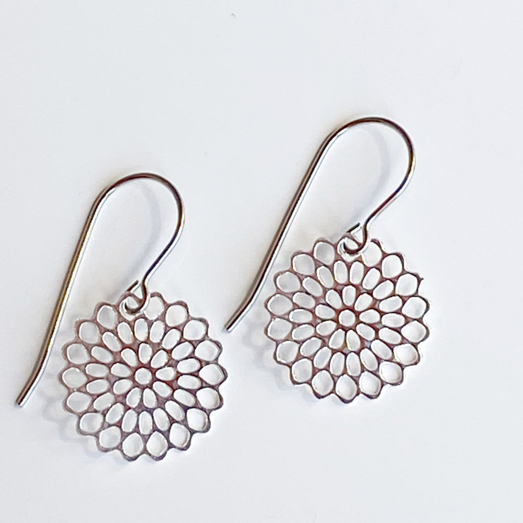 ‘Forget-me-nots’ in silver