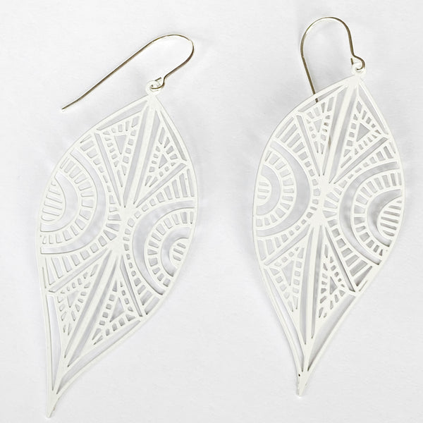 ‘Boho leaves’ in white
