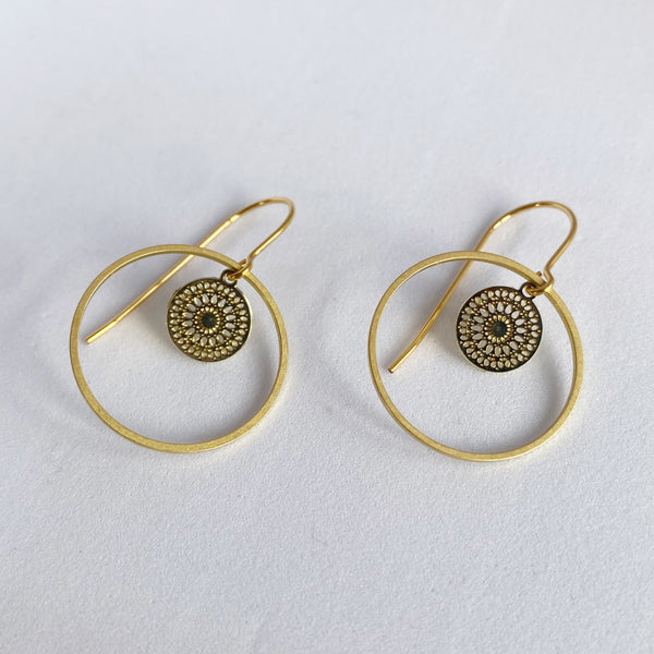 ‘Hazel’ in gold