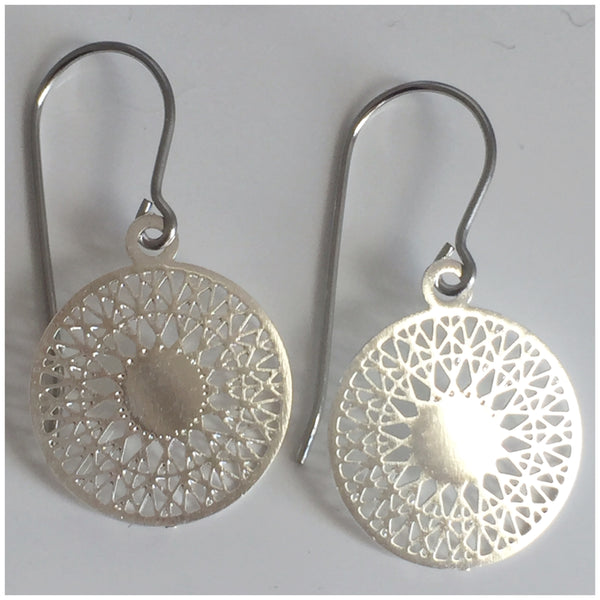 ‘Victoria’ in silver